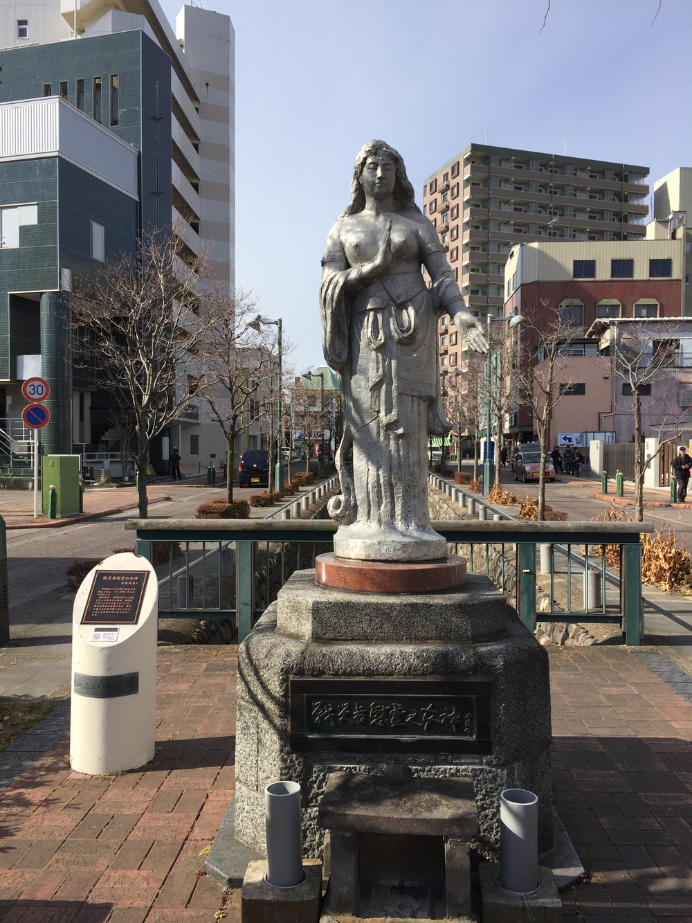 銅像 銅像